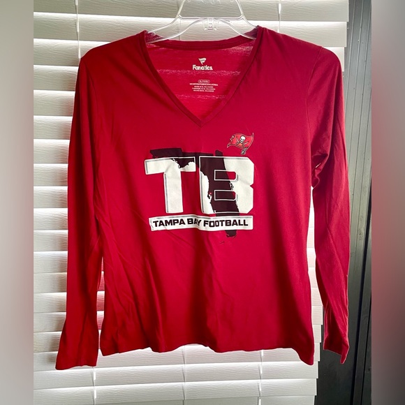 Fanatics Tops - *EUC* NFL Tampa Bay Buccaneers V-Neck T-Shirt - Women's Size XL - Long-Sleeve